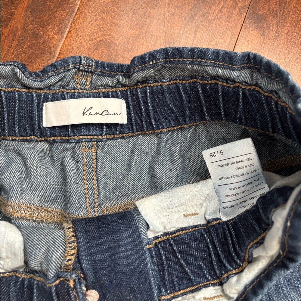 KanCan Jeans. Size 9/28. Only worn once